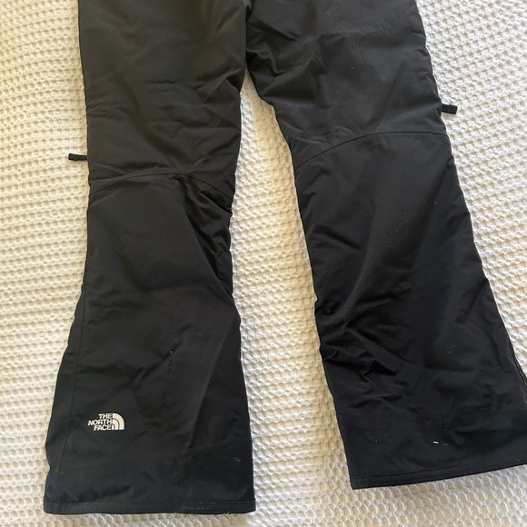 Northface Women’s ski pants - Picture 3 of 4